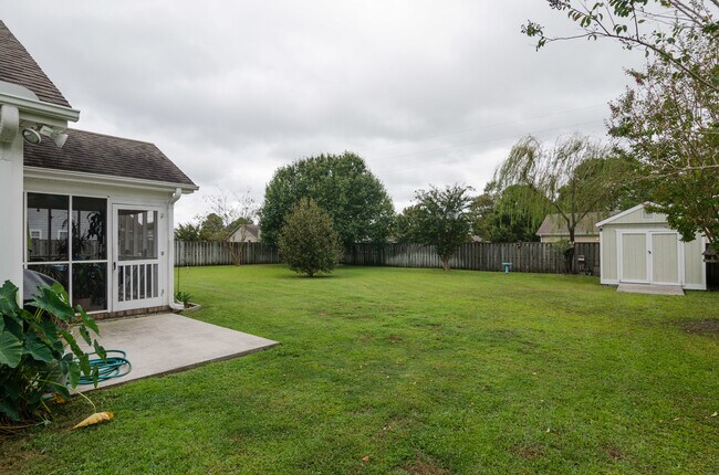 Building Photo - 7511 Old Oak Rd