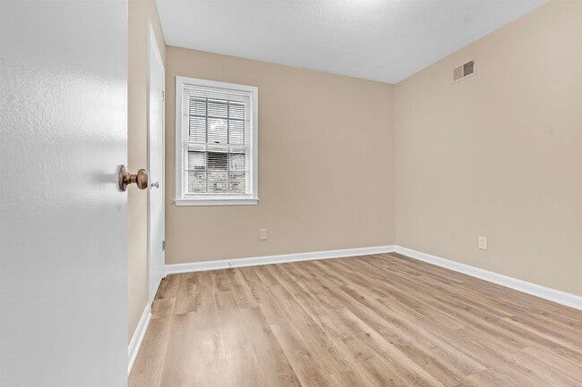 Building Photo - 5304 Haleville Rd