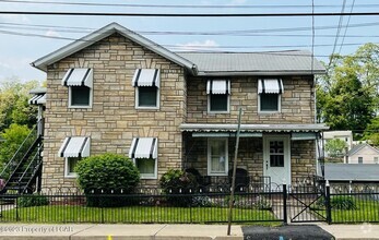 Building Photo - 186 Parsonage St