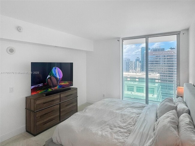 Building Photo - 950 Brickell Bay Dr