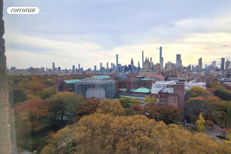 Building Photo - 45 W 81st St