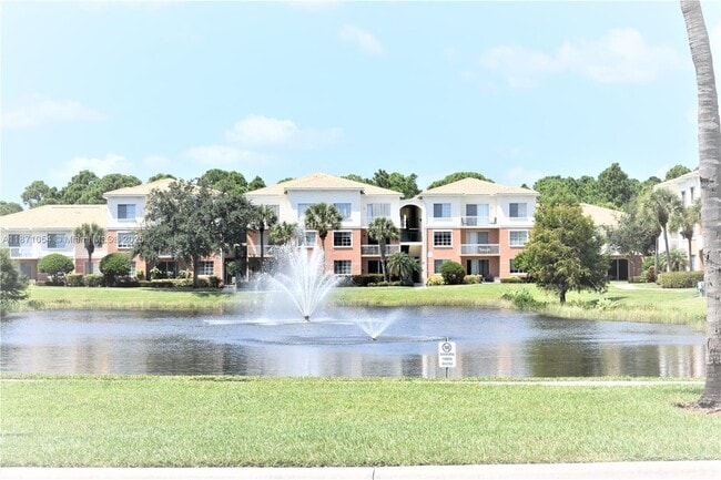 Building Photo - 1103 Myrtlewood Cir E