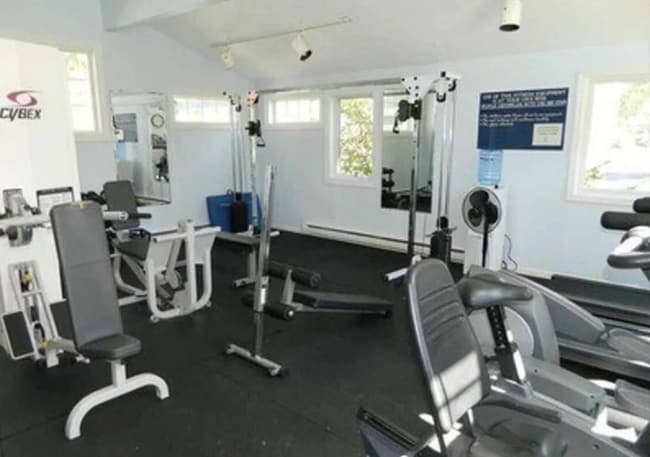 Building Photo - 146 W Grand Ave