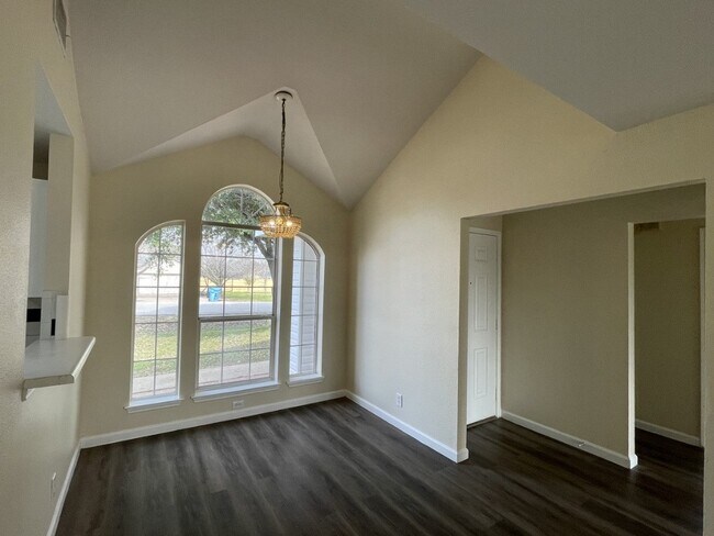 Building Photo - 1505 St Croix Ln