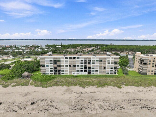 Building Photo - 10310 S Ocean Dr