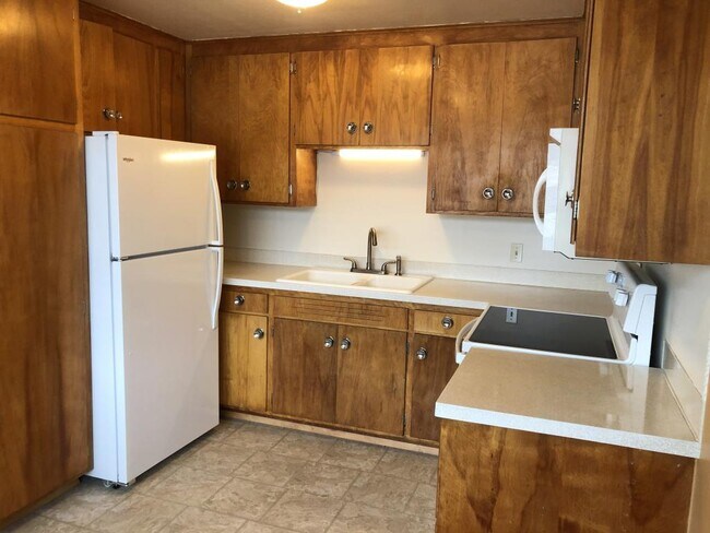 Building Photo - Laurel Apartments - 2 bedrooms