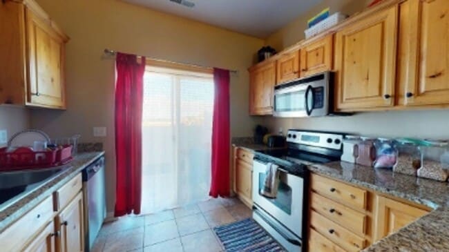 Building Photo - 576 W 1045 N