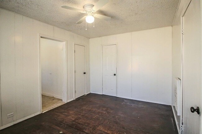 Building Photo - 1805 Avenue R