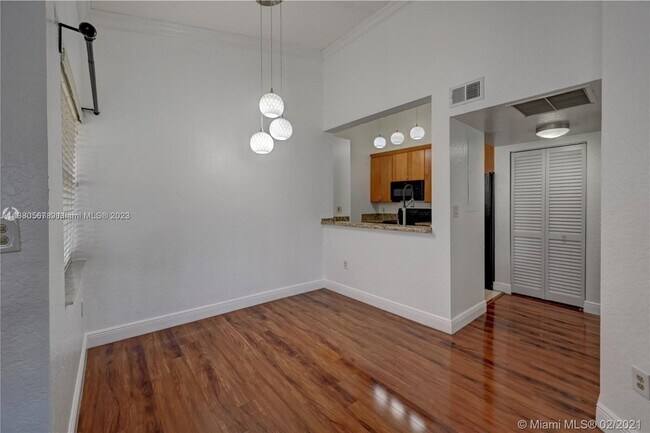 Building Photo - 2850 N Oakland Forest Dr