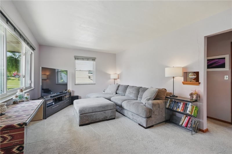 Building Photo - 155 W View Ave