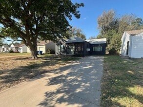 Building Photo - 730 N 14th St