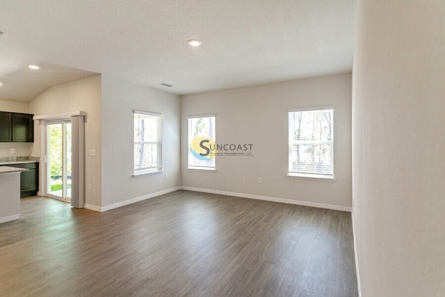 Building Photo - 1366 Tan Tara Trl