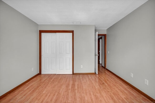 Building Photo - 48 N Mountain Rd