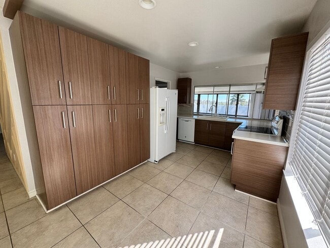 Building Photo - Mission Viejo Lease – 3 Bedrooms, 2 Bathro...