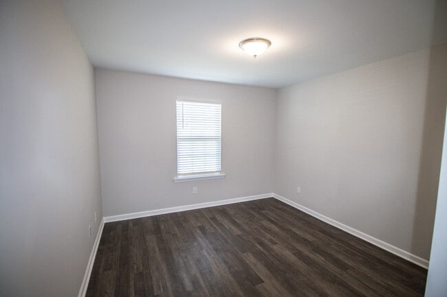 Building Photo - 311 Jones Mill Rd