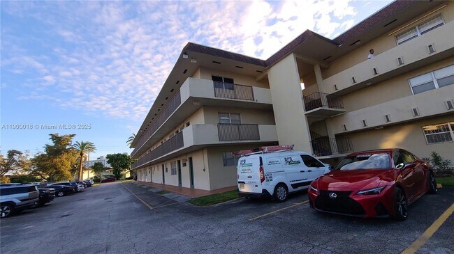 Building Photo - 7505 SW 82nd St