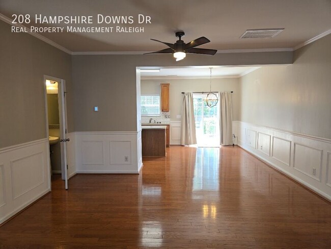 Building Photo - 208 Hampshire Downs Dr