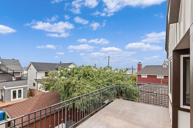 Building Photo - Stunning Air Conditioned 1931 Tudor in Coveted Admiral w/ Views