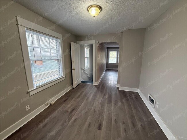 Building Photo - 1133 Linda Vista Ave