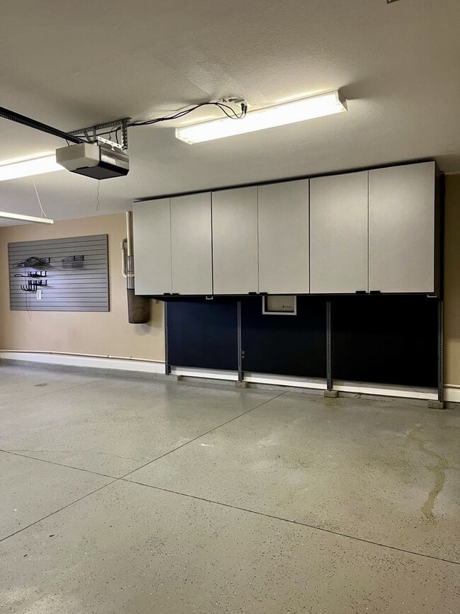 Building Photo - 4BR Home in Summer Rose with Two Primary Suites | 3,271 Sq Ft | Flexible Layout