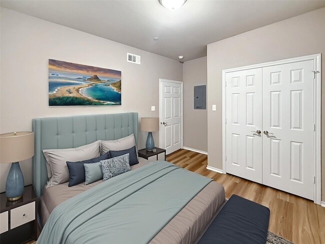 Building Photo - 512 E Hazelwood St