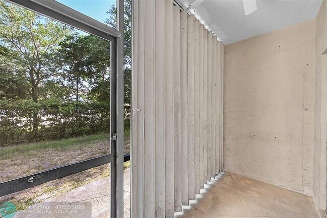Building Photo - 9150 NW 38th Dr