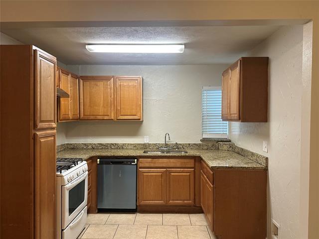 Building Photo - 2806 Hedgerow Dr