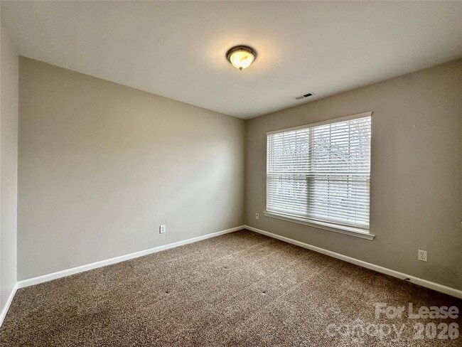 Building Photo - 5307 Bentgrass Run Dr