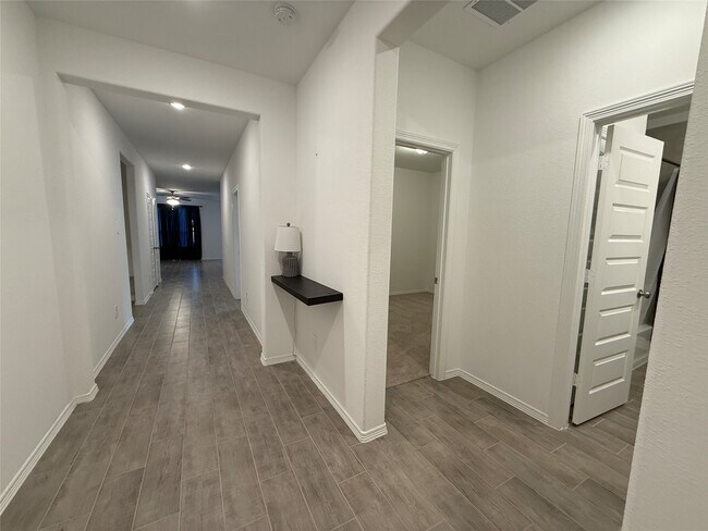 Building Photo - 9678 Caney Trails Rd