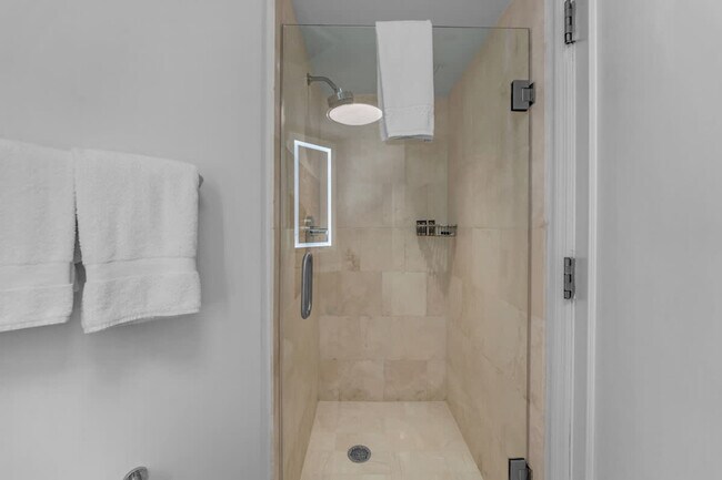 Building Photo - 4401 Collins Ave