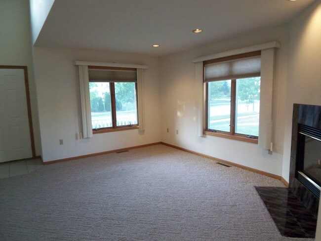 Building Photo - 6067 Cottontail Trail
