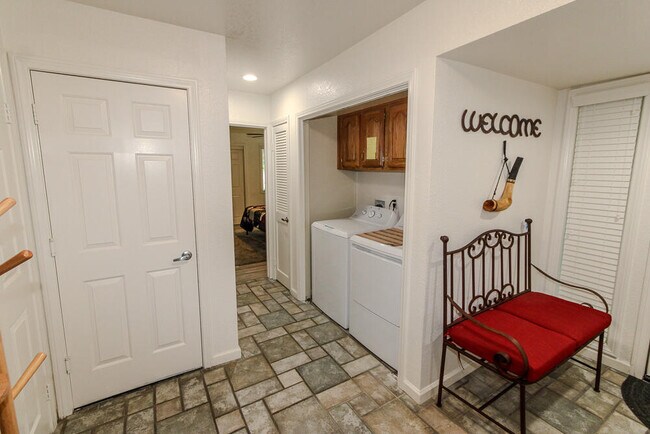 Building Photo - 43063 Goldmine Woods Ln
