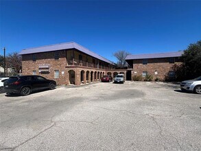Building Photo - 1410 W N Loop Blvd
