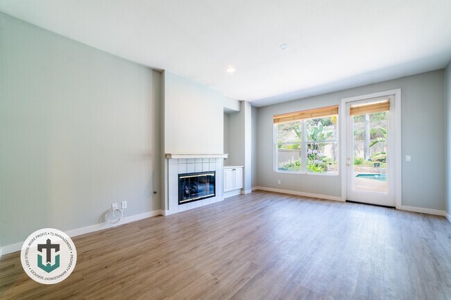 Building Photo - 15804 Caminito Cantaras