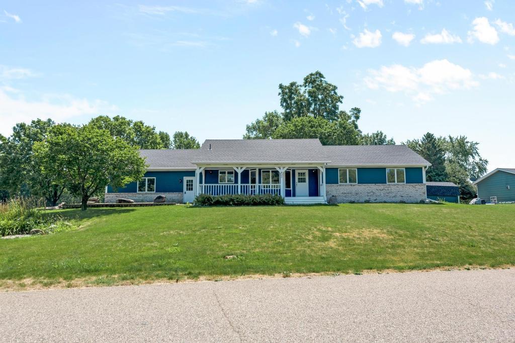 Building Photo - 833 Tyrol Ln