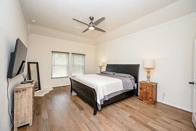 Building Photo - 30718 Parkside Passage Dr