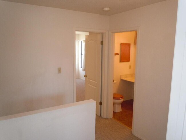 Building Photo - 2059 Columbia Ct NE