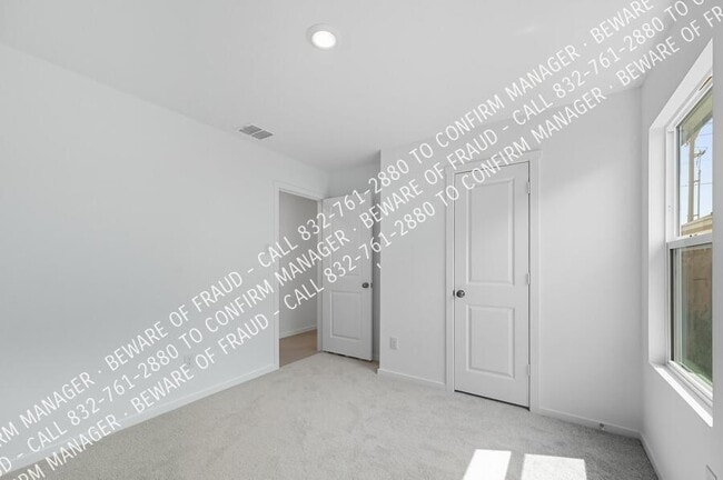 Building Photo - 6433 Middlebury Dr