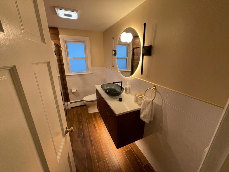 Building Photo - 82 Parker Ave