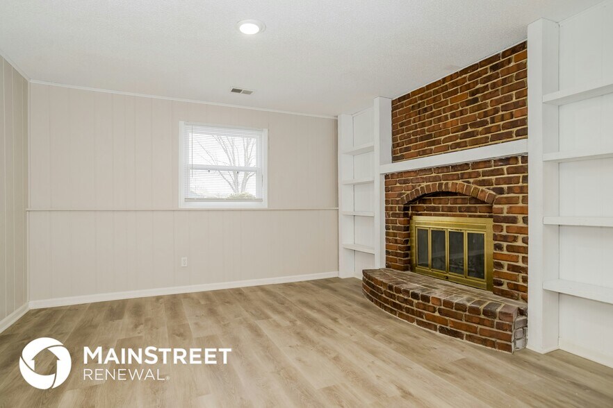 Building Photo - 1857 W Chambery Dr