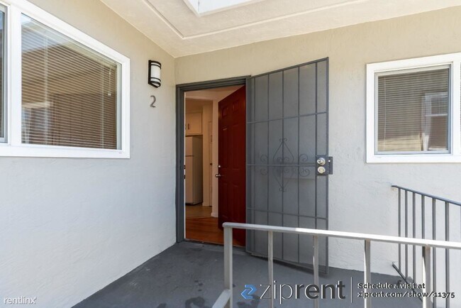 Building Photo - 3 br, 1 bath House - 669 33rd Street, Oakl...