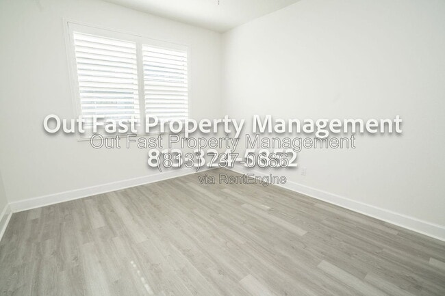 Building Photo - 4859 W Prescott St