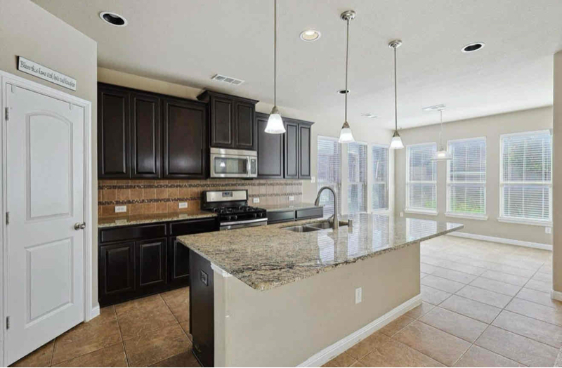 Building Photo - 2708 Laurel Oak Dr