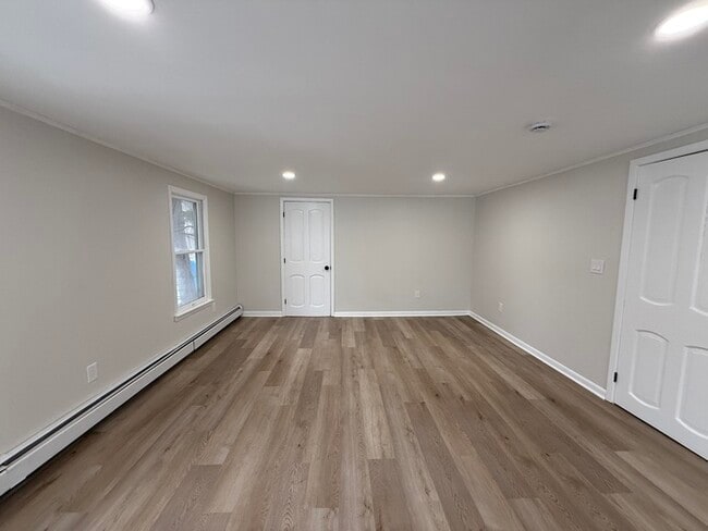 Building Photo - 92 Fairview Ave