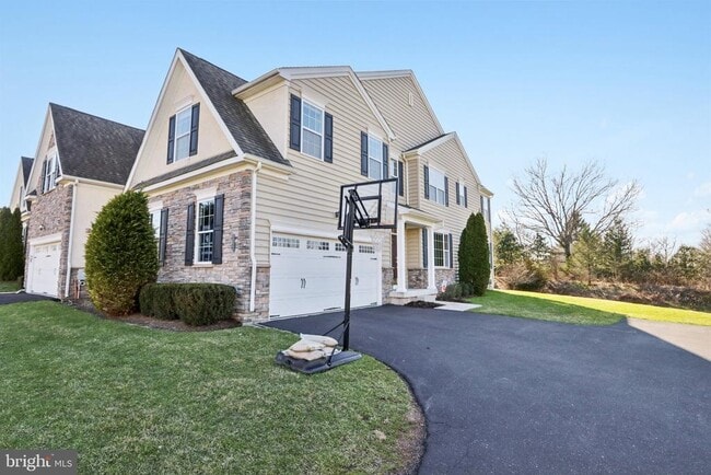 Building Photo - 1035 Thorndale Dr