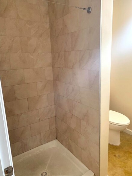 Building Photo - 74 Frankfort St