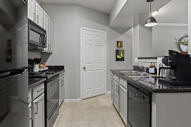 Building Photo - Corporate Furnished Rental