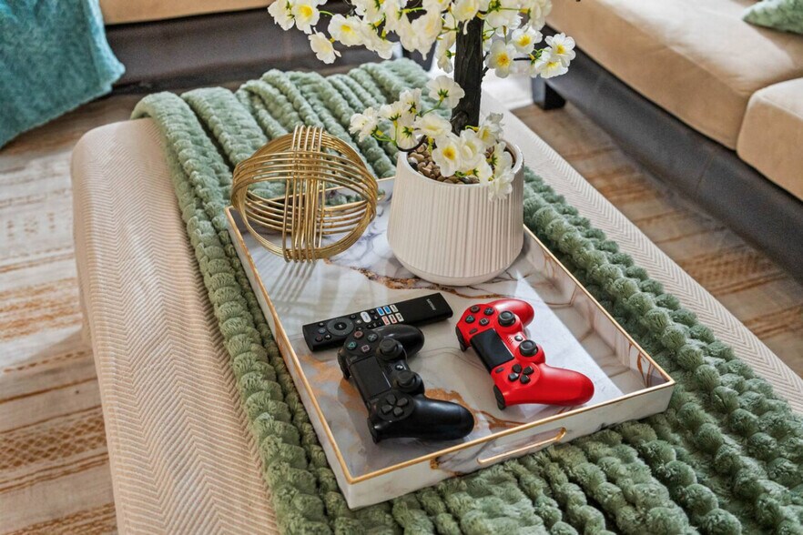 Building Photo - 10150 Sierra Madre Rd