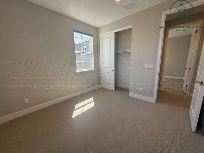 Building Photo - 266 Sandy Gulch Dr