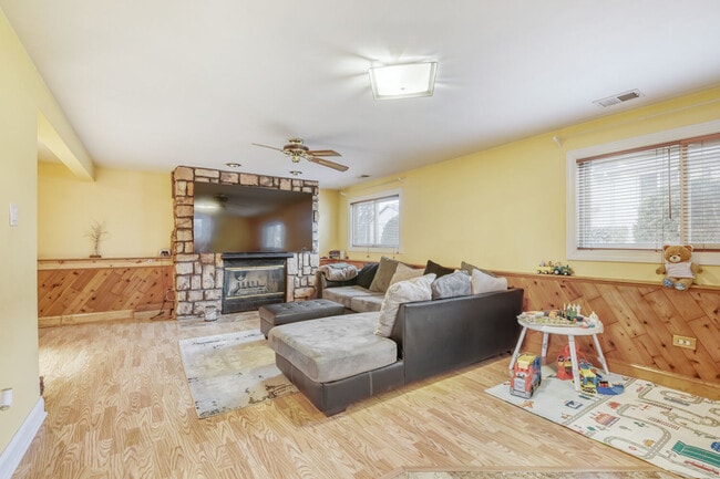 Building Photo - 7642 W 92nd Pl